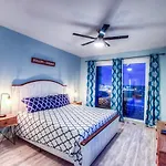 Laketown Wharf 630 By Aneliya