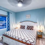 Laketown Wharf 630 By Aneliya